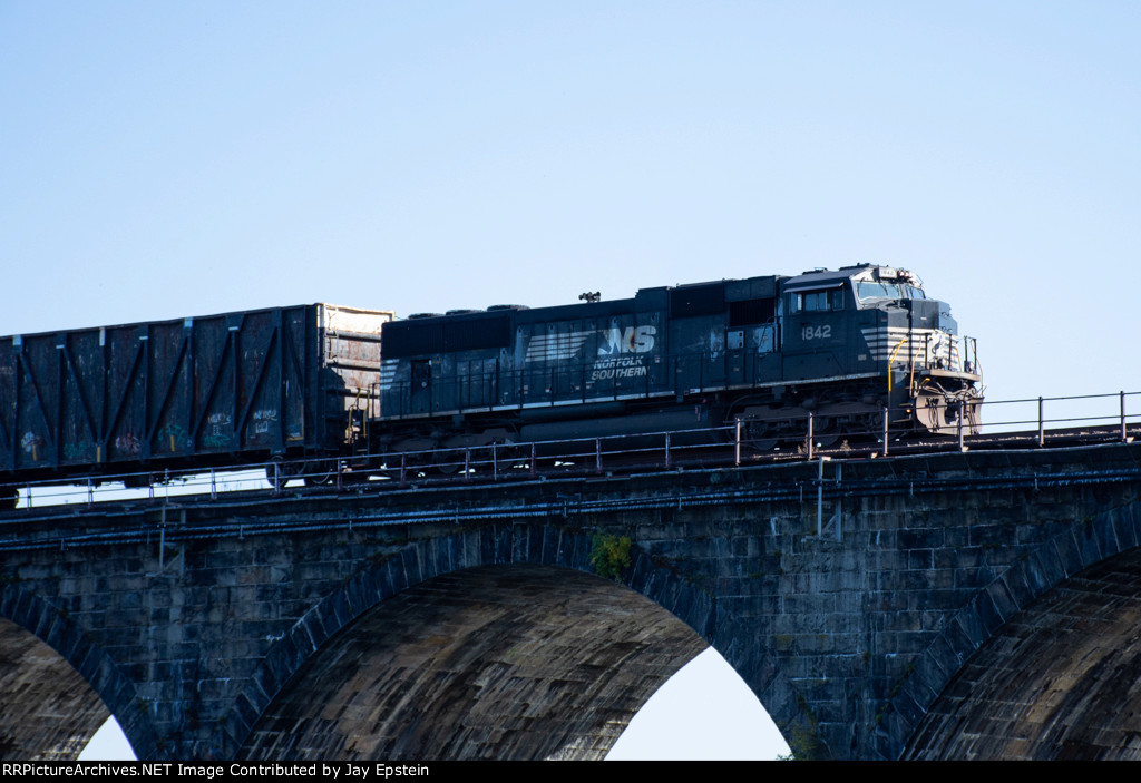 NS 1842 brings up the rear 38G crossing the Rockville Bridge 